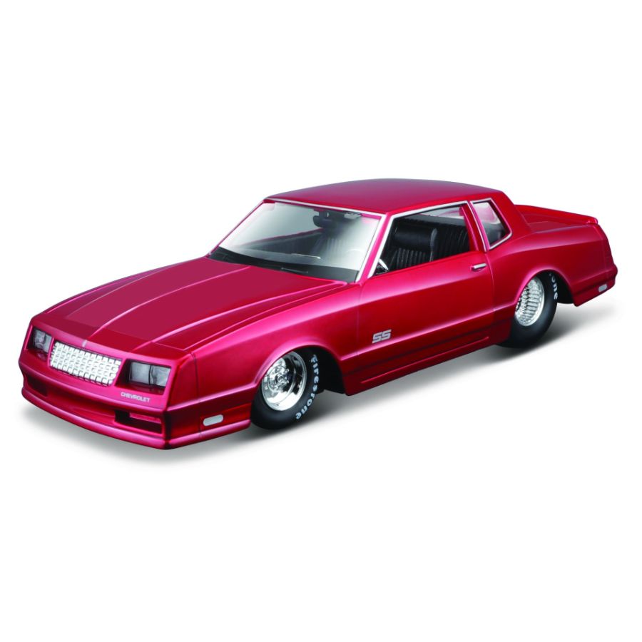 Maisto Diecast 1:24 Design Classic Muscle 1986 Chevrolet Monte Carlo SS Assorted