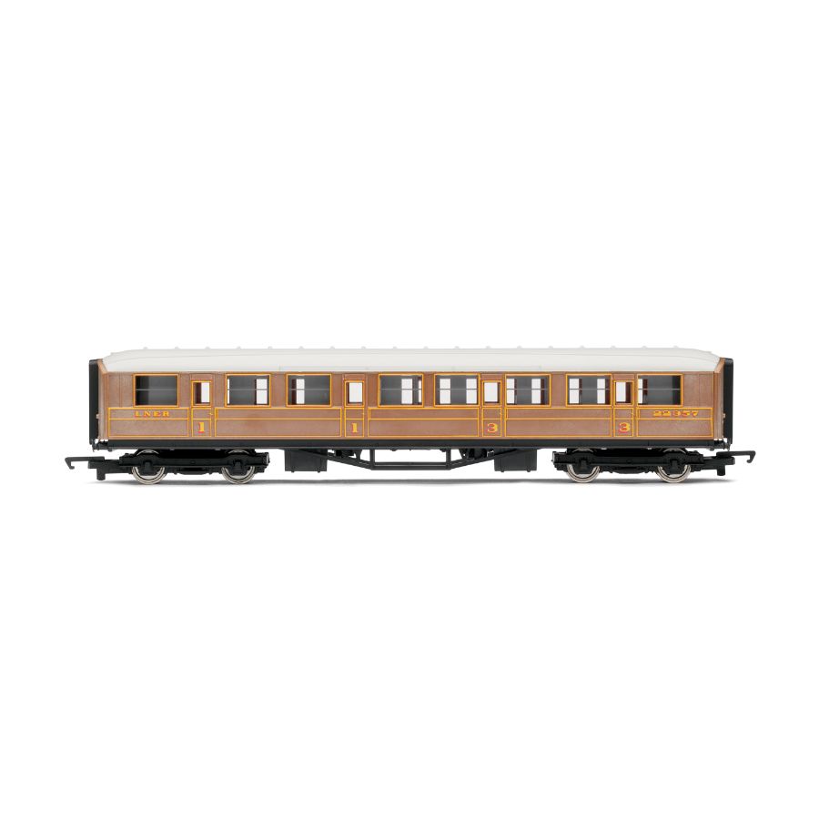 Hornby Rail Trains HO-OO Carriage LNER Teak Composite