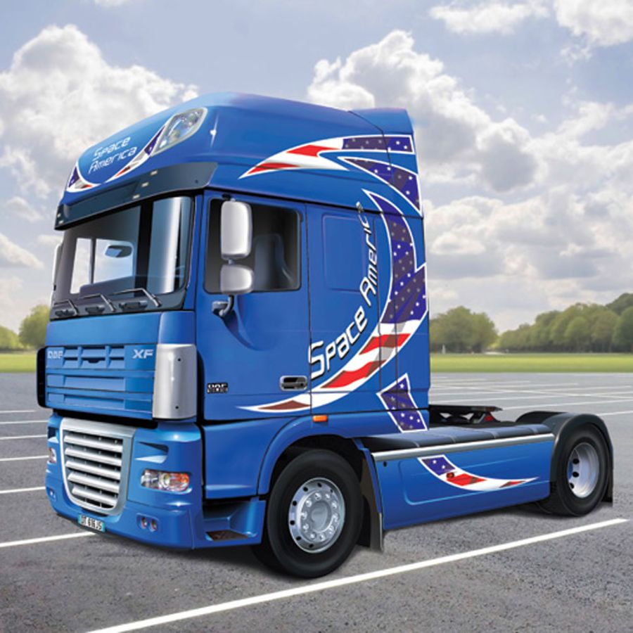 Italeri Model Kit 1:24 DAF XF-105 Space America