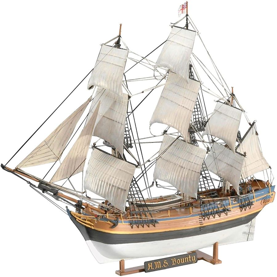 Revell Model Kit 1:110 HMS Bounty